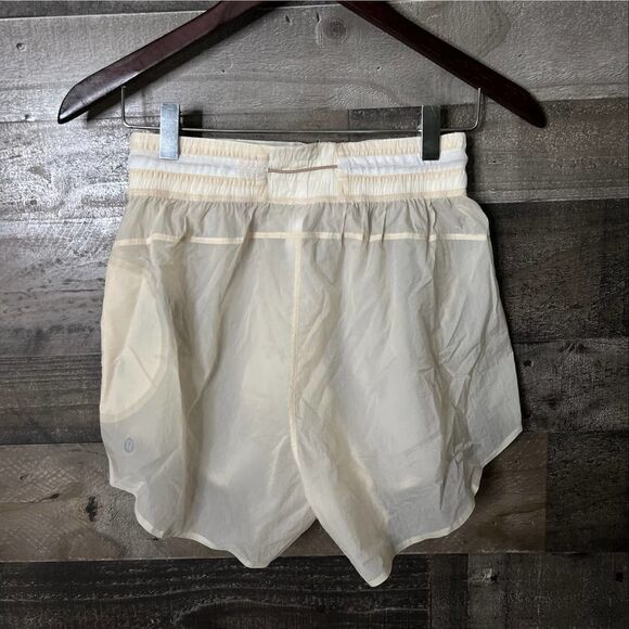 NWT Lululemon Step Out High Rise Short 0 - Picture 5 of 5